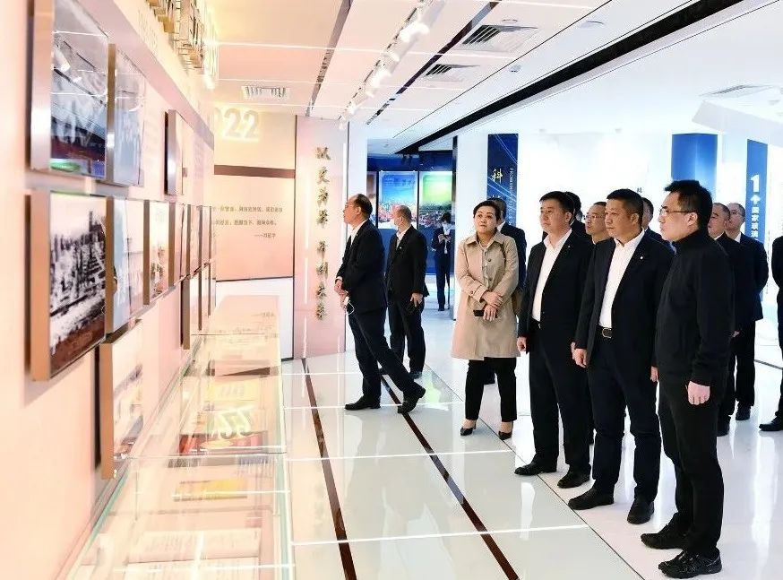 		周育先会见重庆市委常委、万州区委书记于会文一行_国际交流_CA88集团有限公司	