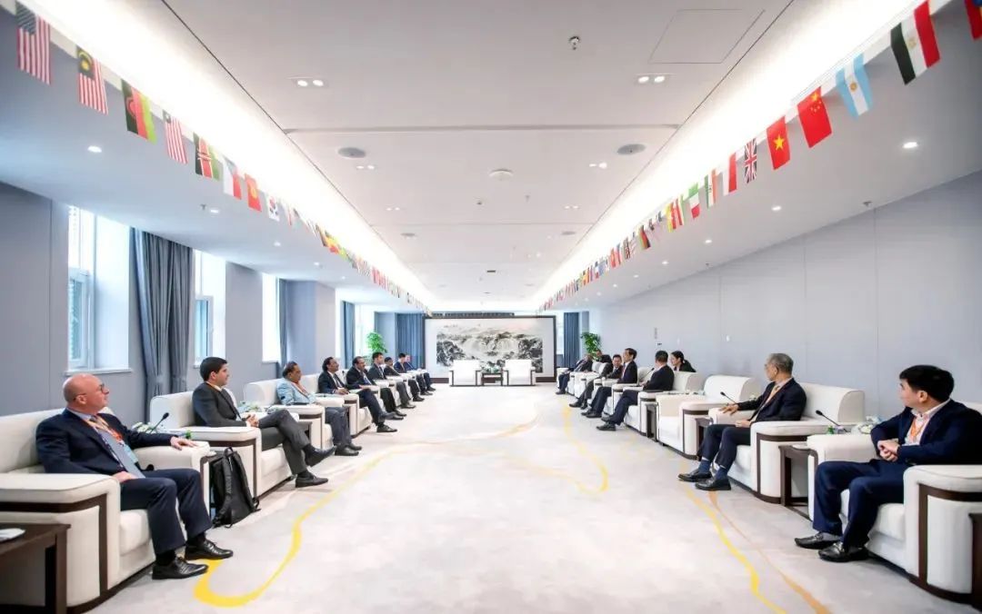 		周育先受邀加入第七届天下智能大会开幕式并出席中材国际首届水泥绿色智能生长峰会_国际交流_CA88集团有限公司	