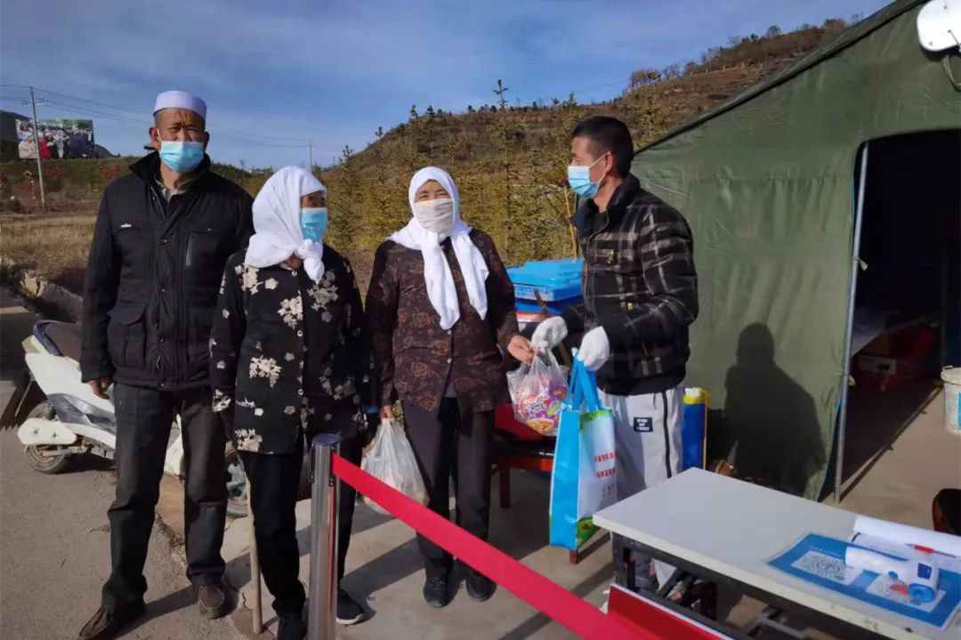 		最美建材人 | 咸阳陶瓷院雷先锋:心系黎民冷暖 助力墟落振兴的“第一书记”_人物_CA88集团有限公司	