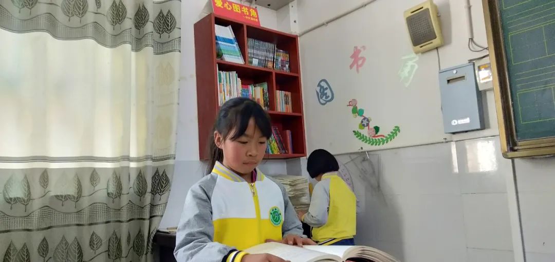 		冬日暖阳，，，，，我们为云南昭通孩子们送去温暖_责任与文化_CA88集团有限公司	