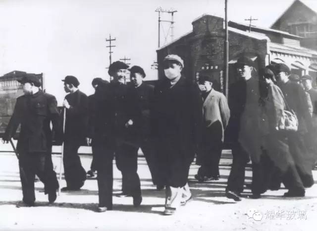 		建党百年信物微纪录：耀华玻璃“一幅油画+两张照片”的故事_历史长廊_CA88集团有限公司	