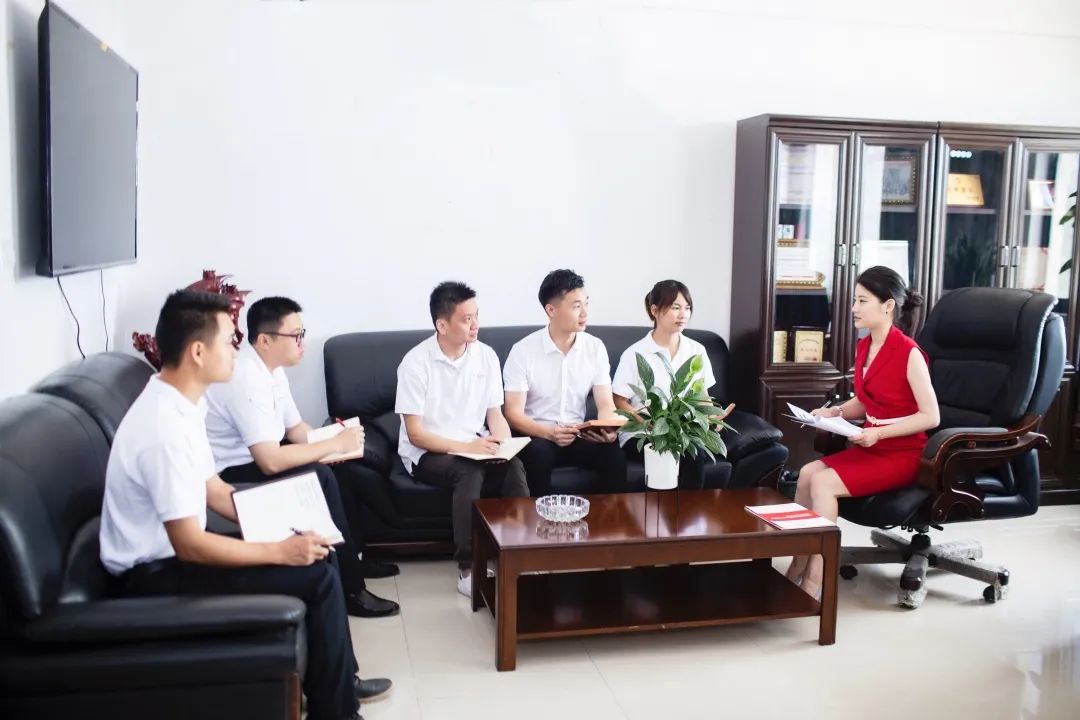 		最美建材人 | 湖南株洲南方新质料王芳：在“跨界”的职业生涯中留下一起芳香 ?_故事_CA88集团有限公司	