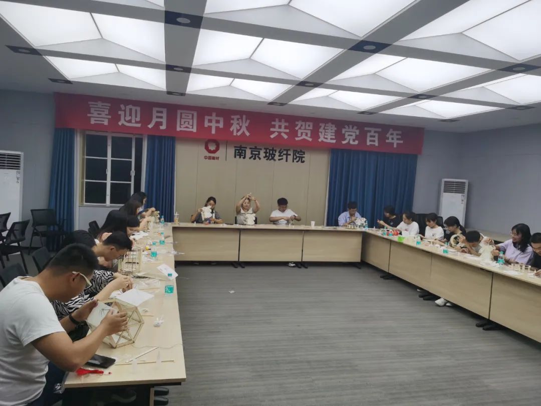 		海内外员工同赏一轮明月，，，，，，共寄一份情思 | 员工自制视频很不错哦_责任与文化_CA88集团有限公司	
