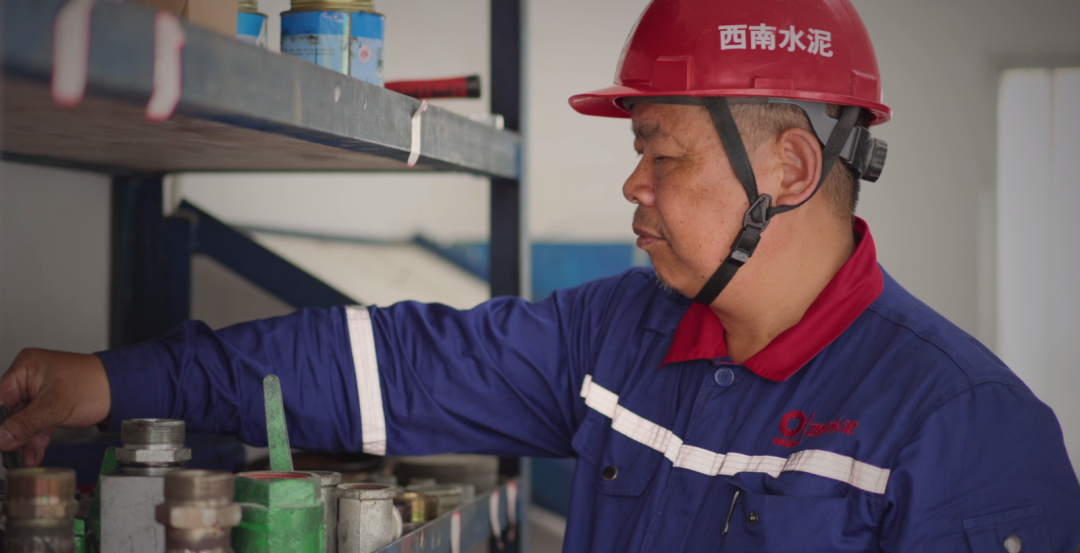		最美建材人 | 贵州三都西南丁苏平：简朴的事情重复做，，，，，，你会成为行家；；重复的事情专心做，，，，，，你会成为赢家_人物_CA88集团有限公司	