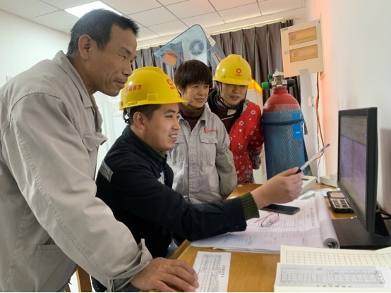 		最美建材人 | 乐昌中建材巩鹏：字斟句酌的质量“把关人”_人物_CA88集团有限公司	