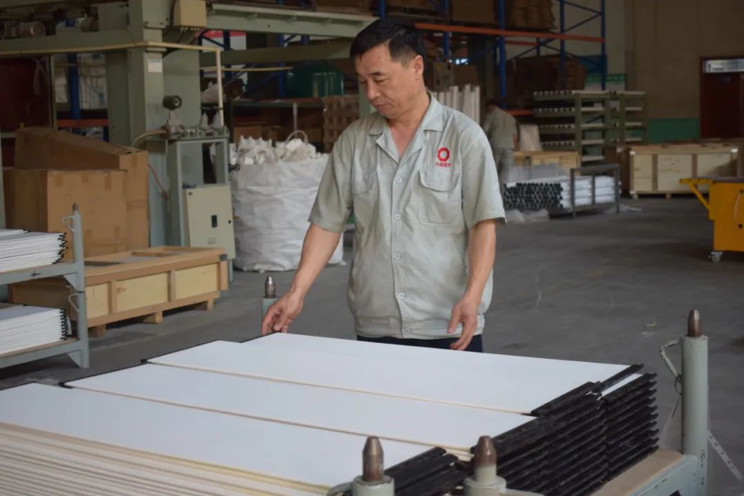 		最美科研先锋 | 执着坚守几十载，，专心干好一件事_人物_CA88集团有限公司	