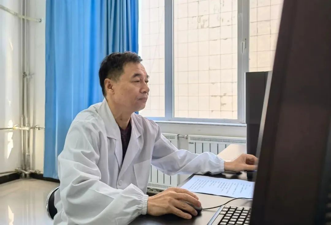 		最美科研先锋 | 执着坚守几十载，，专心干好一件事_人物_CA88集团有限公司	