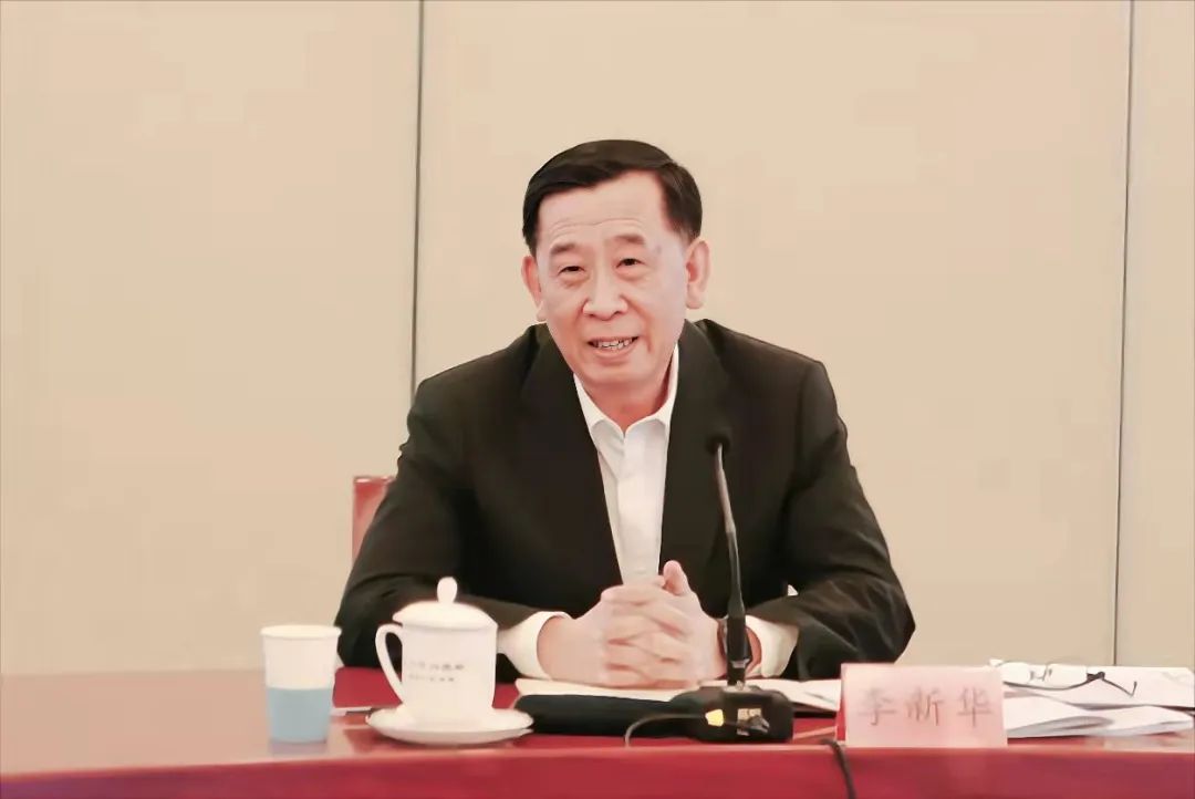 		李新华在中央党校（国家行政学院）与集团第十三期中青班座谈交流_CA88要闻_CA88集团有限公司	