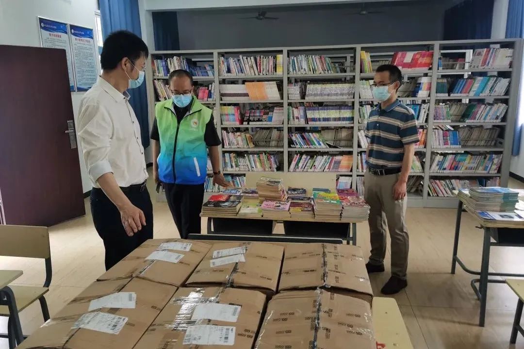 		爱在六一，，，禾苞蛋阅览室升级为“善学书屋”，，，关爱山区儿童康健生长_责任与文化_CA88集团有限公司	