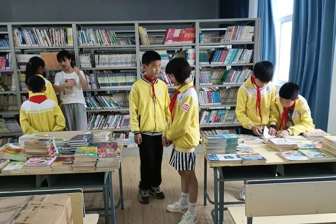 		爱在六一，，，禾苞蛋阅览室升级为“善学书屋”，，，关爱山区儿童康健生长_责任与文化_CA88集团有限公司	
