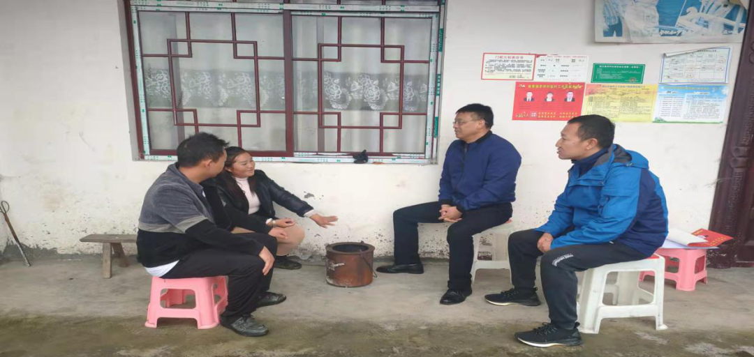 		最美墟落振兴事情者 | 地勘中心罗小文：效劳下层守初心 倾情帮扶担使命_人物_CA88集团有限公司	