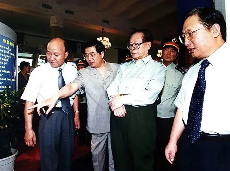 		深切思念 | 追忆江泽民同志对CA88成员企业的眷注_CA88要闻_CA88集团有限公司	