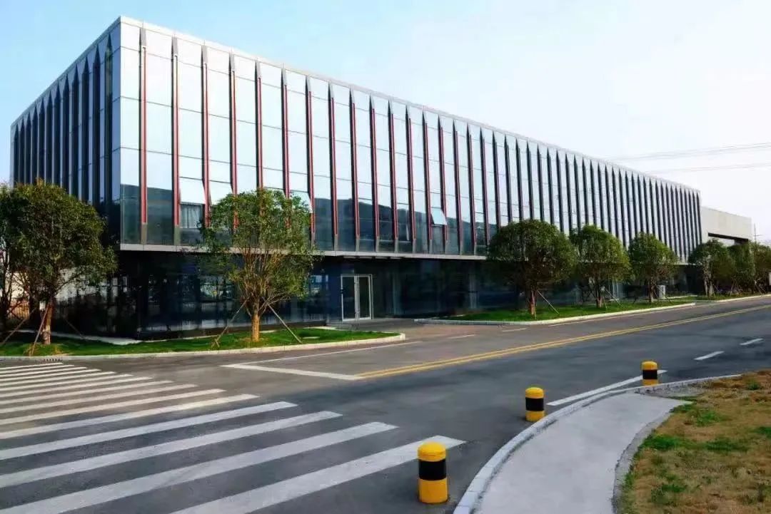 		春意弥漫，，草色青翠，，小料带你畅游CA88国家级绿色工厂～_责任与文化_CA88集团有限公司	