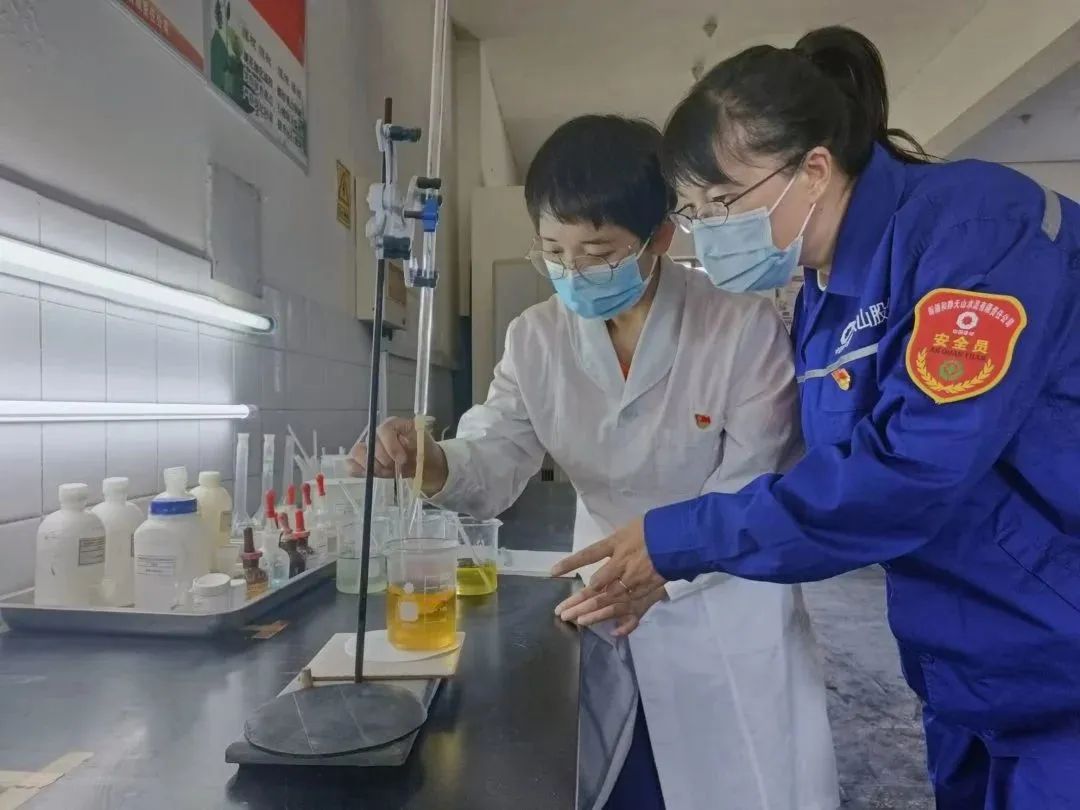 		国之大材 传承有我 ｜一起感受“传帮带”的温温暖实力_责任与文化_CA88集团有限公司	