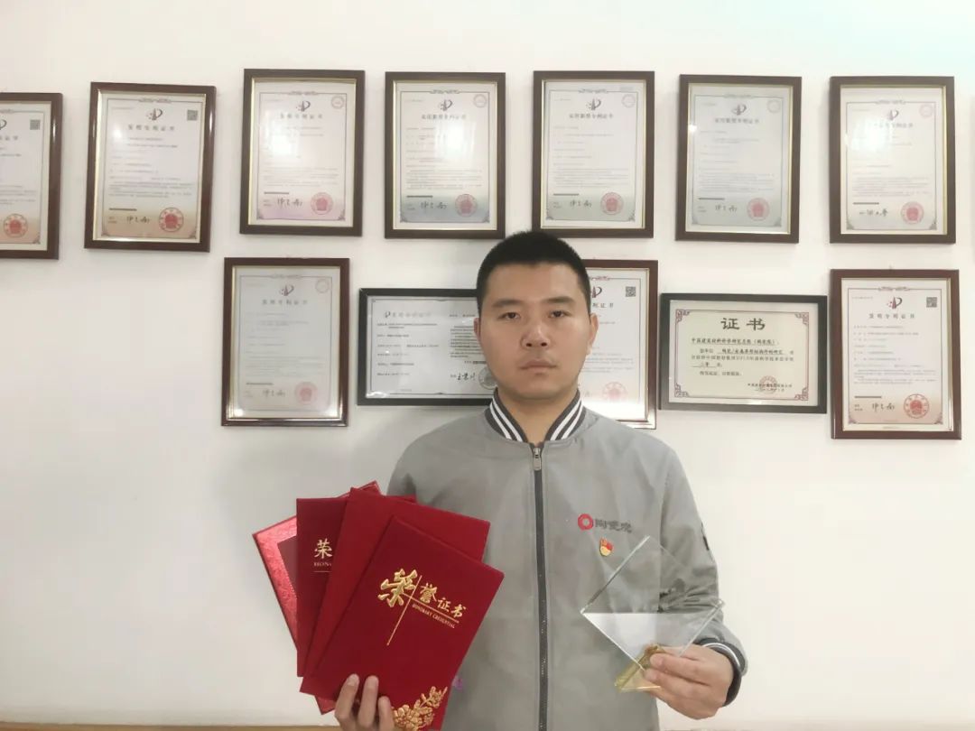 		最美工程手艺职员｜咸阳陶瓷院任佳乐：烨匠心之火 灼陶瓷之光_最美建材人_CA88集团有限公司	