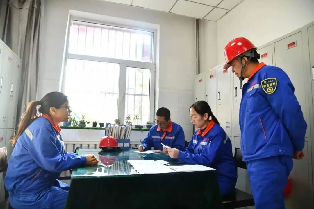 		不畏寒风暖一冬~“CA88牌”工装穿起来！_责任与文化_CA88集团有限公司	