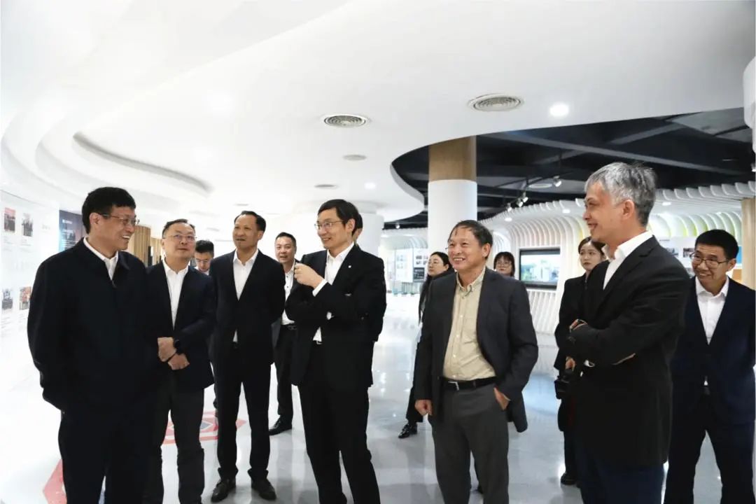 		周育先到北新嘉宝莉和地勘中心广东总队调研_CA88要闻_CA88集团有限公司	