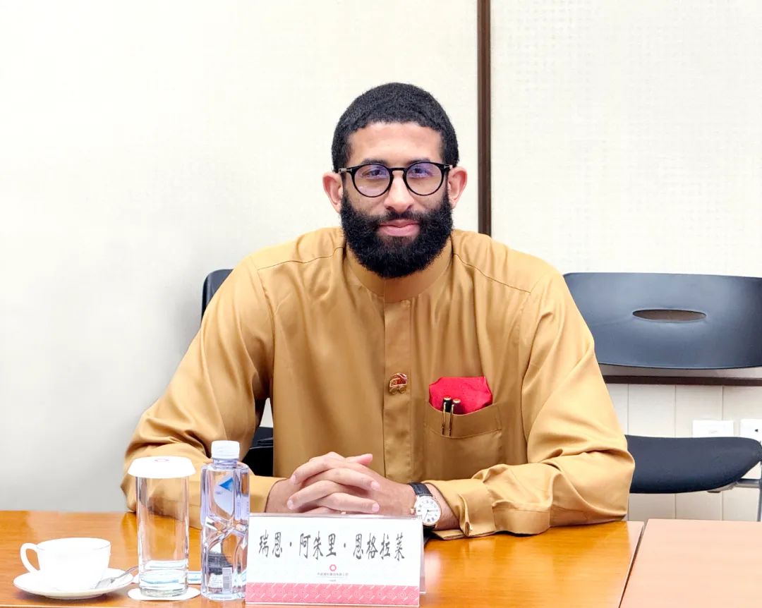 		 李新华会见尼日利亚天气行动总统特使、总统高级照料瑞恩·阿朱里·恩格拉莱一行 _CA88要闻_CA88集团有限公司	