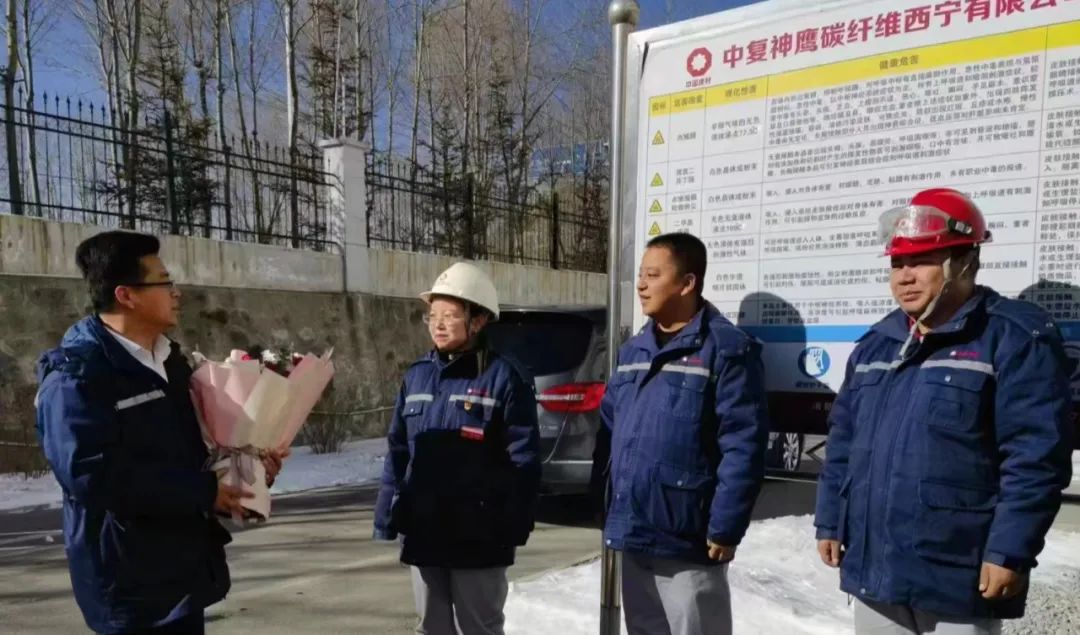 		 出彩建材人 | 忘不了在高原雪夜，，，我们并肩偕行~ _人物_CA88集团有限公司	