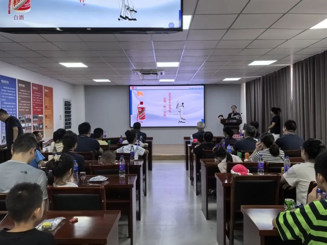 		 善用资源开放日 | 外洋工厂跳起汉服舞、先进无人装车很智能、开学第一课……超有料！ _企业动态_CA88集团有限公司	