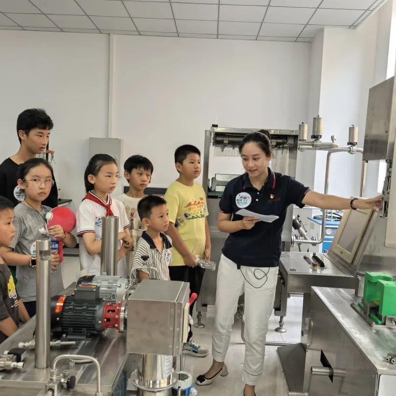 		 善用资源开放日 | 外洋工厂跳起汉服舞、先进无人装车很智能、开学第一课……超有料！ _企业动态_CA88集团有限公司	